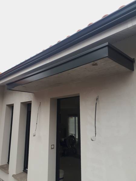 Fabrication et pose d'habillage en aluminium pour casquette à Biscarrosse dans le nord des Landes