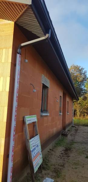Choisir une gouttière traditionnelle G300 et descentes 60x80 bleu ardoise à Saint-Pierre-du-Mont