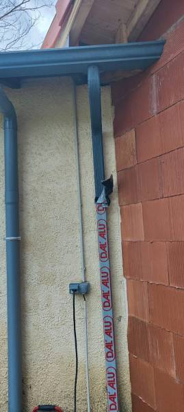 Découvrez la gouttière Niagara N325 en gris antique à Orx