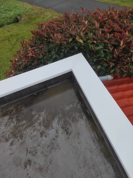 Couvertines mécaniques, boîtes à eau et descentes blanches contre les eaux pluviales à Saint-Paul-lès-Dax dans les Landes