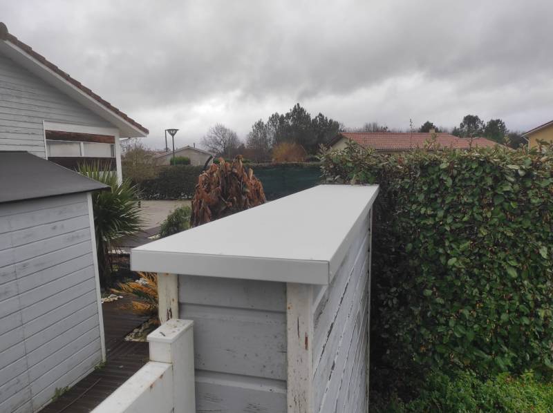 Couvertines mécaniques pas chères, boîtes à eau et descentes blanches contre les eaux pluviales à Saint-Paul-lès-Dax