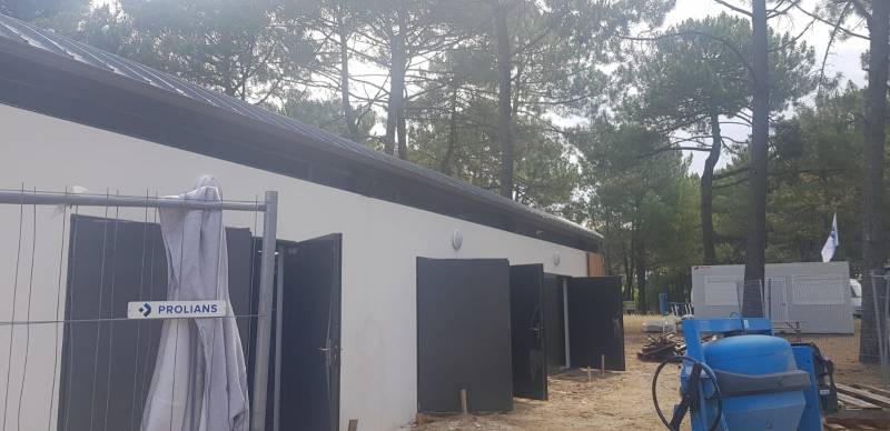 Gouttières Niagara de couleur bronze et boite à eau sur ma maison située près d’Orx