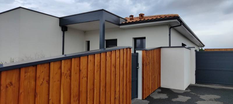 Installation de couvertine bleu ardoise en pliage à Orx